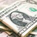 Dólar cai com alta do petróleo atraindo estrangeiros ao Brasil