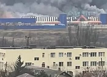 Rússia ataca cidades no oeste da Ucrânia e reagrupa tropas em torno de Kiev