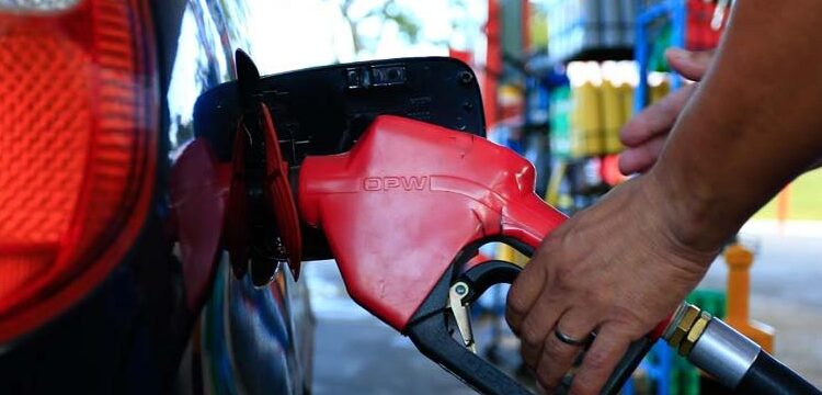 Queda de braço no governo tumultua decisão sobre preço de combustíveis 45 Queda de braço no governo tumultua decisão sobre preço de combustíveis