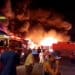 Incêndio de grandes proporções destrói galpões em Guarulhos