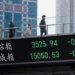 Ações chinesas recuam após BC manter juros inalterados 50 Ações chinesas recuam após BC manter juros inalterados