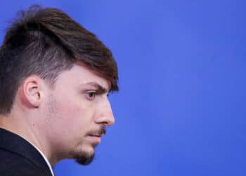 Jair Renan Bolsonaro depõe por cerca de 3 horas em inquérito sobre tráfico de influência no governo