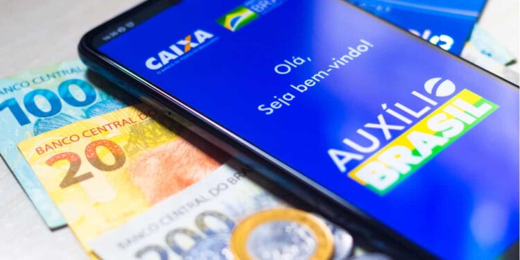 Câmara aprova MP que prevê Auxílio Brasil permanente de R$ 400