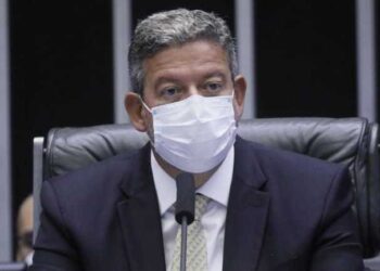 Presidenciáveis veem golpe de Lira ao encampar plano do semipresidencialismo