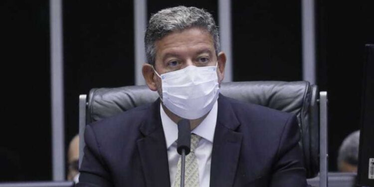 Presidenciáveis veem golpe de Lira ao encampar plano do semipresidencialismo
