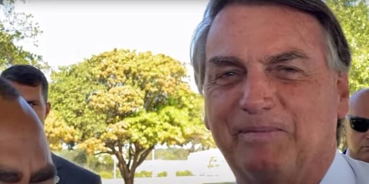 Bolsonaro não cometeu crime ao dizer que negro é pesado em arrobas, diz PGR