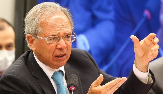 Entenda a proposta “enxuta” da reforma tributária defendida por Guedes