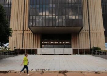 Servidores do Banco Central decidem continuar greve por tempo indeterminado