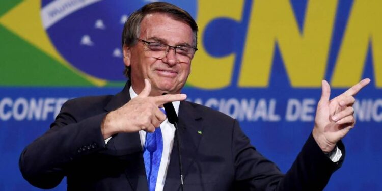 Bolsonaro entra ao vivo e enaltece apoiadores em ato contra STF e TSE na Paulista