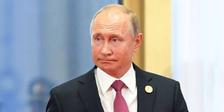 Segurança de Putin guarda fezes do presidente durante viagens para impedir espionagem