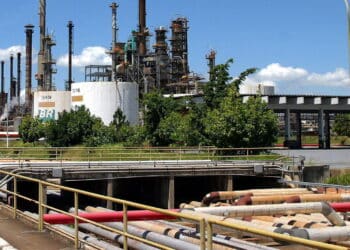 Congresso cobra mudanças na Petrobras e avalia rever tributação sobre refinarias