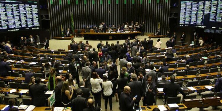 Congresso derruba 13 vetos do presidente Bolsonaro; confira os principais