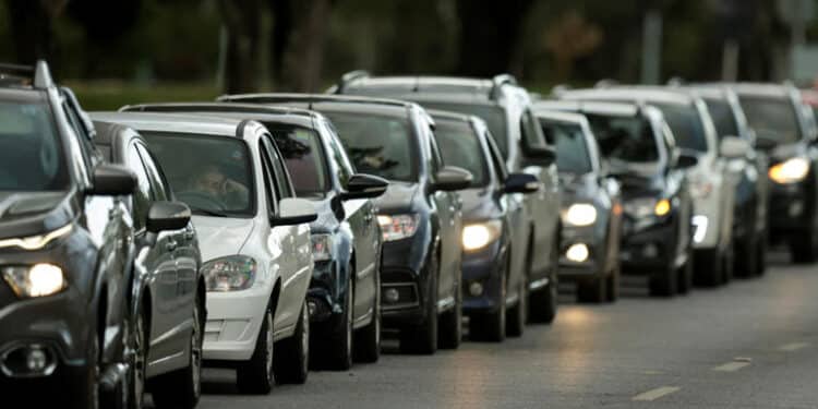 Fenabrave zera previsão de crescimento de vendas de veículos em 2022