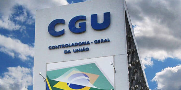 Mais de 2,3 mil militares ocupam postos no governo de forma irregular, aponta auditoria da CGU