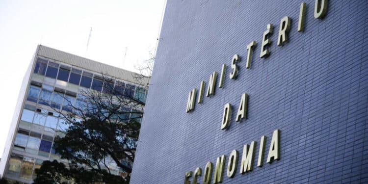 Ministério da Economia eleva projeção de PIB em 2022 de 1,5% para 2% 45 Ministério da Economia eleva projeção de PIB em 2022 de 1,5% para 2%