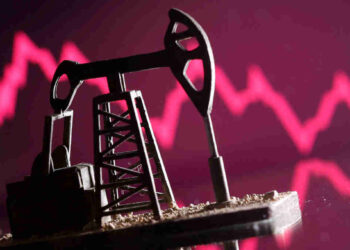 Petróleo desaba, Bolsa cai e dólar acelera sob temor de recessão
