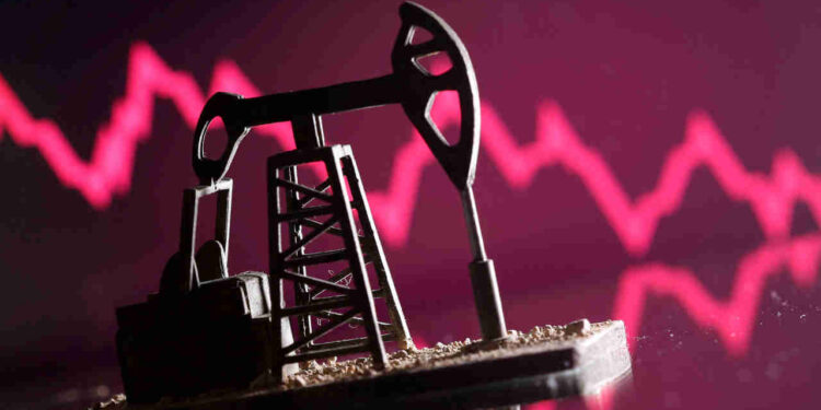 Petróleo desaba, Bolsa cai e dólar acelera sob temor de recessão
