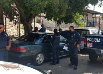 Oito crianças dos EUA são encontradas morando em carro no México