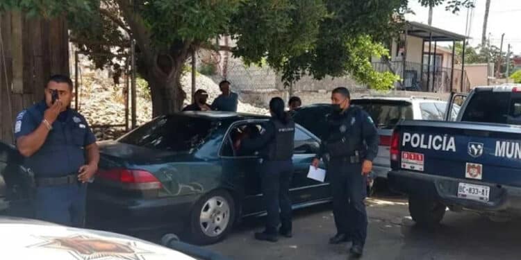 Oito crianças dos EUA são encontradas morando em carro no México
