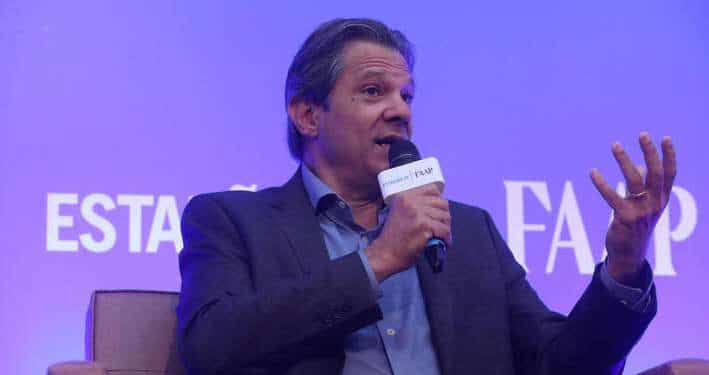 Em recado a Michelle Bolsonaro, Haddad critica ‘opor uma religião a outra’