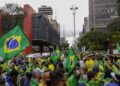 Empresária citada em inquérito do STF bancou painel gigante que associa esquerda a PCC