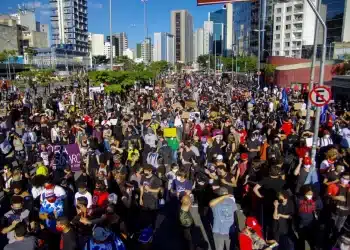 Para contrapor atos pró-democracia, governo faz ofensiva na área econômica