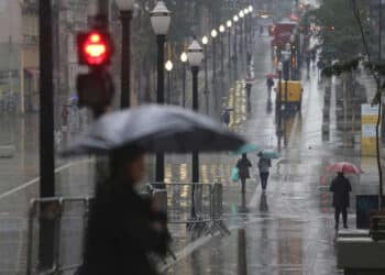 Temporal dá trégua em SP, mas chuva forte retorna em breve; veja previsão