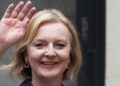 Quem é Liz Truss, nova primeira-ministra do Reino Unido