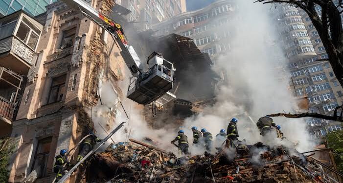 Kiev volta a ser atacada por drones kamikazes russos