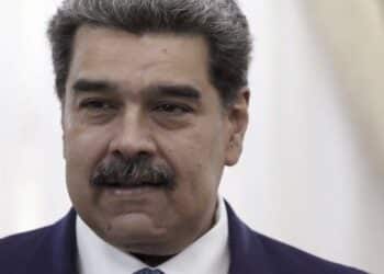 Nicolás Maduro tira 46 estações de rádio do ar na Venezuela