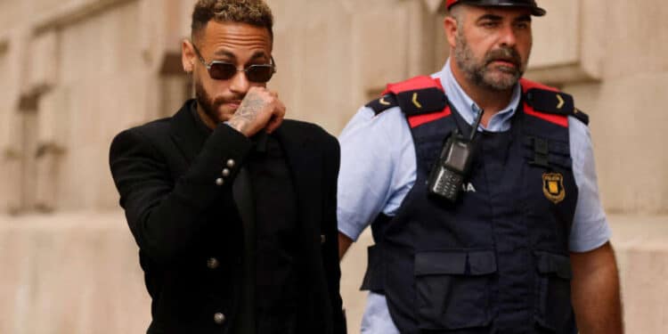 Neymar enfrenta julgamento por irregularidades em contrato com Barça 45 Neymar enfrenta julgamento por irregularidades em contrato com Barça