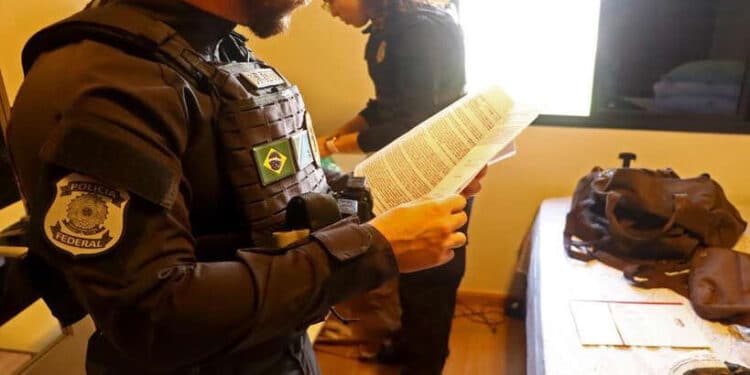 110 pessoas são presas em operação da Polícia Federal 45 110 pessoas são presas em operação da Polícia Federal