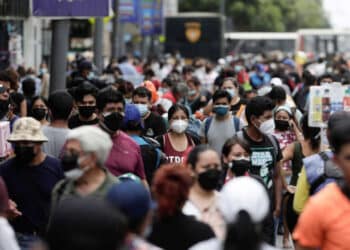 Casos de Covid-19 aumentam nas Américas junto com outras doenças respiratórias, diz Opas