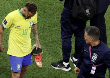 Após 4 anos, Brasil domina Sérvia com ataque mais equilibrado e centroavante de ofício