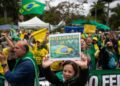 Violência escala em atos antidemocráticos, e autoridades apuram terrorismo