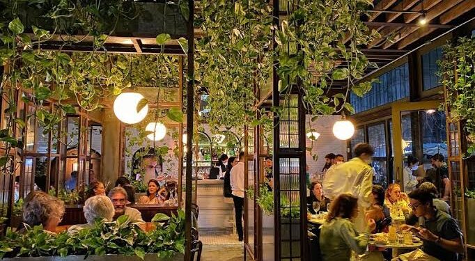 Votre Brasserie é novo hotspot com sua gastronomia francesa e ambiente elegante