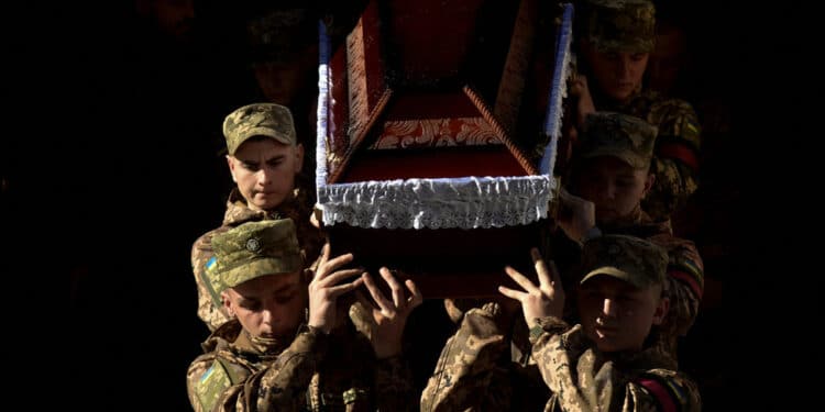 240 mil já morreram na guerra na Ucrânia, dizem EUA