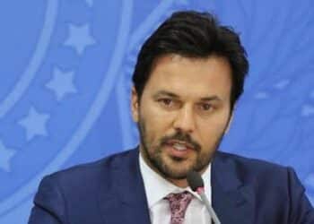 Fábio Faria é exonerado do Ministério das Comunicações