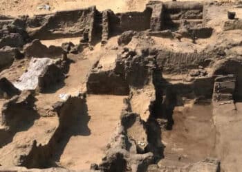 Governo egípcio descobre línguas de ouro em múmias de 2 mil anos de idade