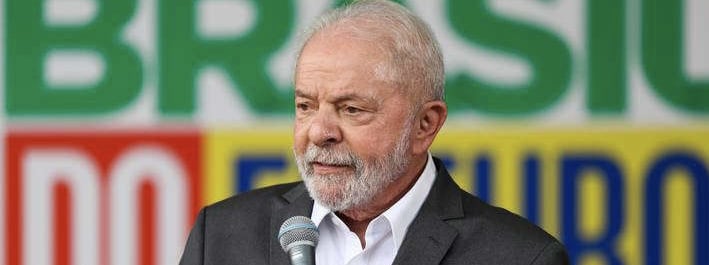 Lula é alvo de protestos em frente a hotel onde está hospedado em Brasília 45 Lula é alvo de protestos em frente a hotel onde está hospedado em Brasília