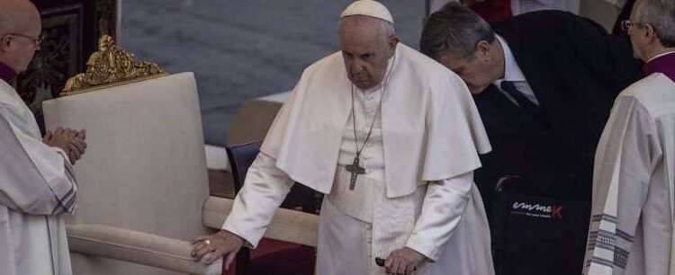 Papa: «Não é aceitável que a decisão sobre a vida e o destino de um ser humano seja confiada a um algoritmo».