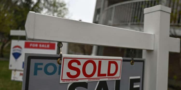 Por que Canadá proibiu estrangeiros de comprar casas no país