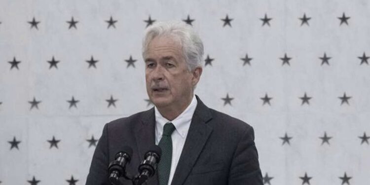 Director da CIA encontra-se com Dbeibé e Haftar na primeira visita oficial à Líbia