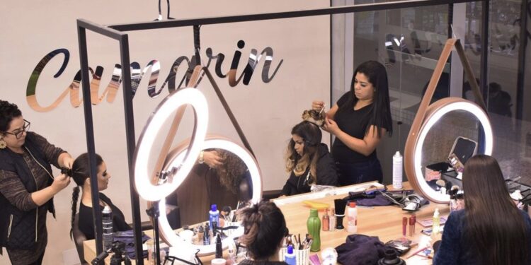 Camarin paulista- Express, o salão que possui valores acessíveis e atendimento em tempo ágil. 45 Camarin paulista- Express, o salão que possui valores acessíveis e atendimento em tempo ágil.
