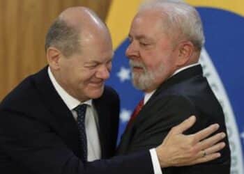 Lula diz a chanceler da Alemanha que Rússia está errada, mas nega envio de munição à Ucrânia