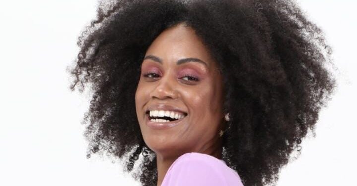 Conheçam a trajetória de Yakini Rodrigues, que vem conectando marcas e pessoas, sob a ótica da diversidade e inclusão