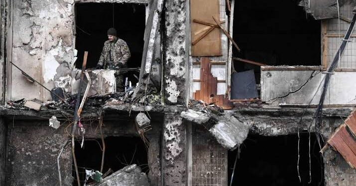 Rússia ataca Ucrânia com míssil hipersônico após anúncio dos tanques