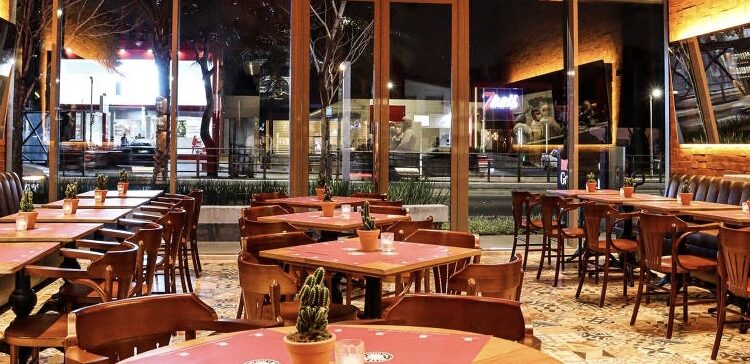 Jacquin inaugura o Steak Bife, seu quinto restaurante em SP nos últimos três anos 45 Jacquin inaugura o Steak Bife, seu quinto restaurante em SP nos últimos três anos
