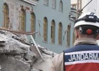 Novo terremoto atinge a Turquia e provoca mais destruição