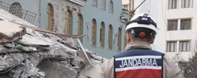 Novo terremoto atinge a Turquia e provoca mais destruição
